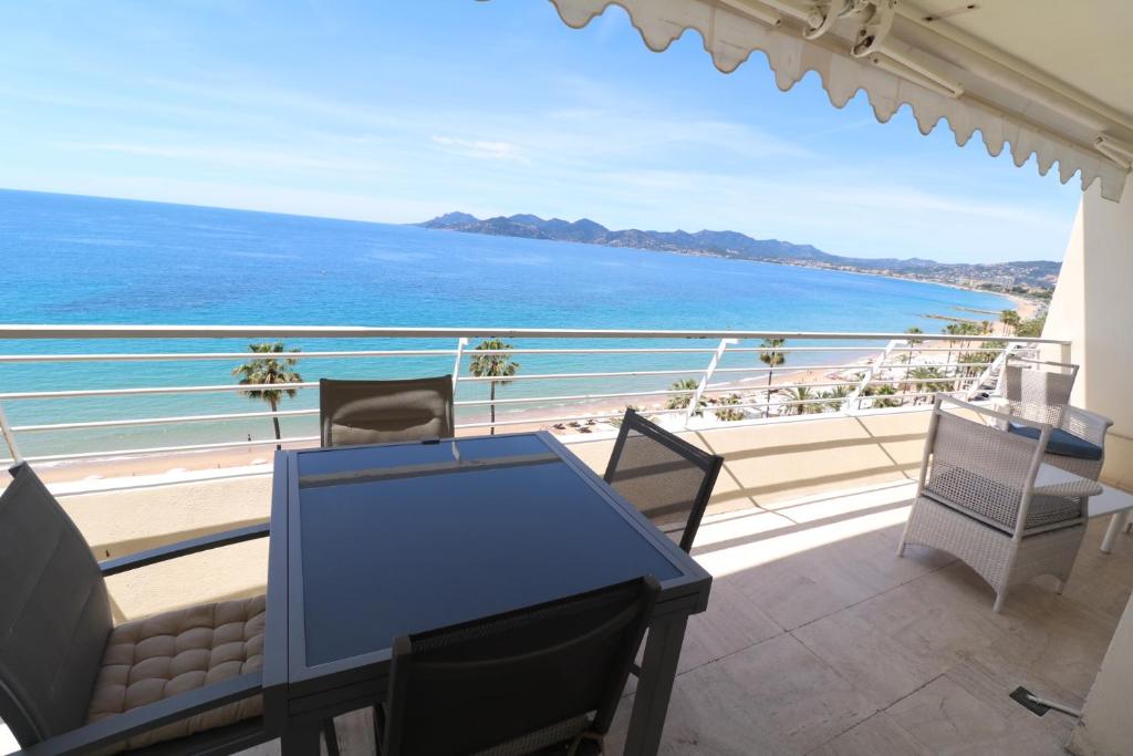 Amazing sea view 2 bedroom beach front 303 - 1