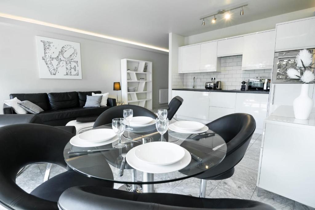 2-Bedroom Apartment Pointe Croisette Peaceful Walk to the Beach - 2