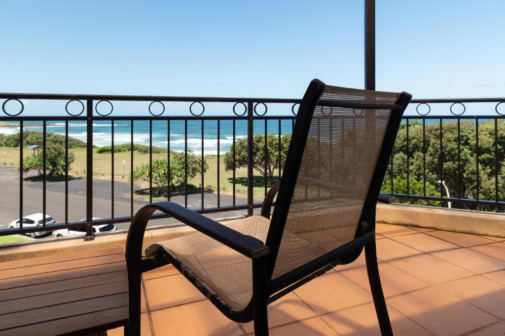 Breakers Unit 1 10 - LJHooker Yamba, Yamba