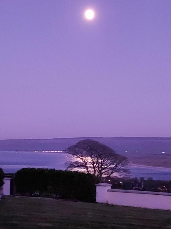 FOYLE VIEW CABIN, Greencastle