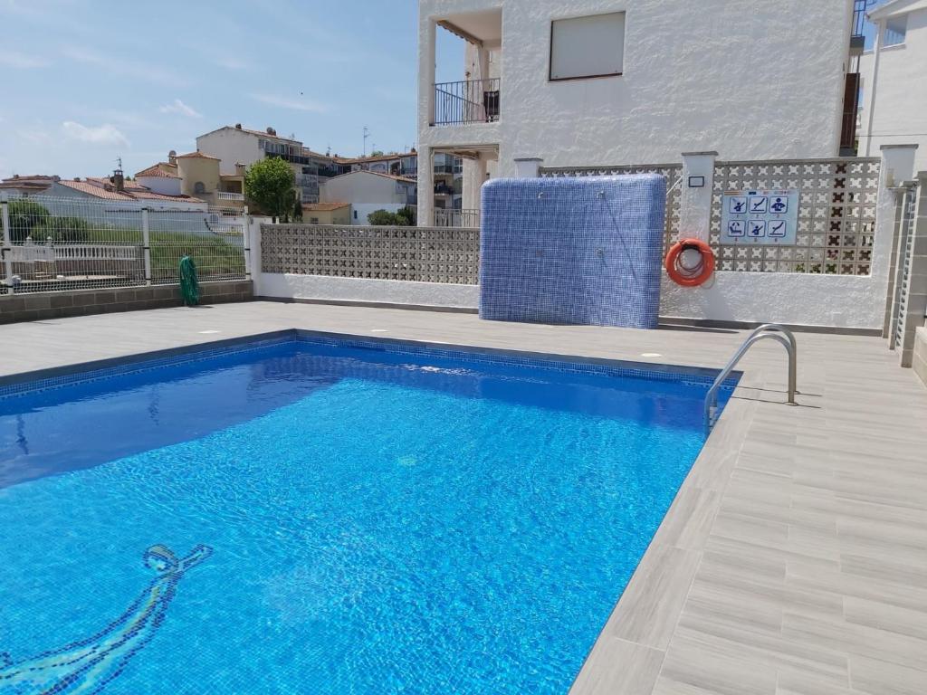 Apartament amb piscina - 4