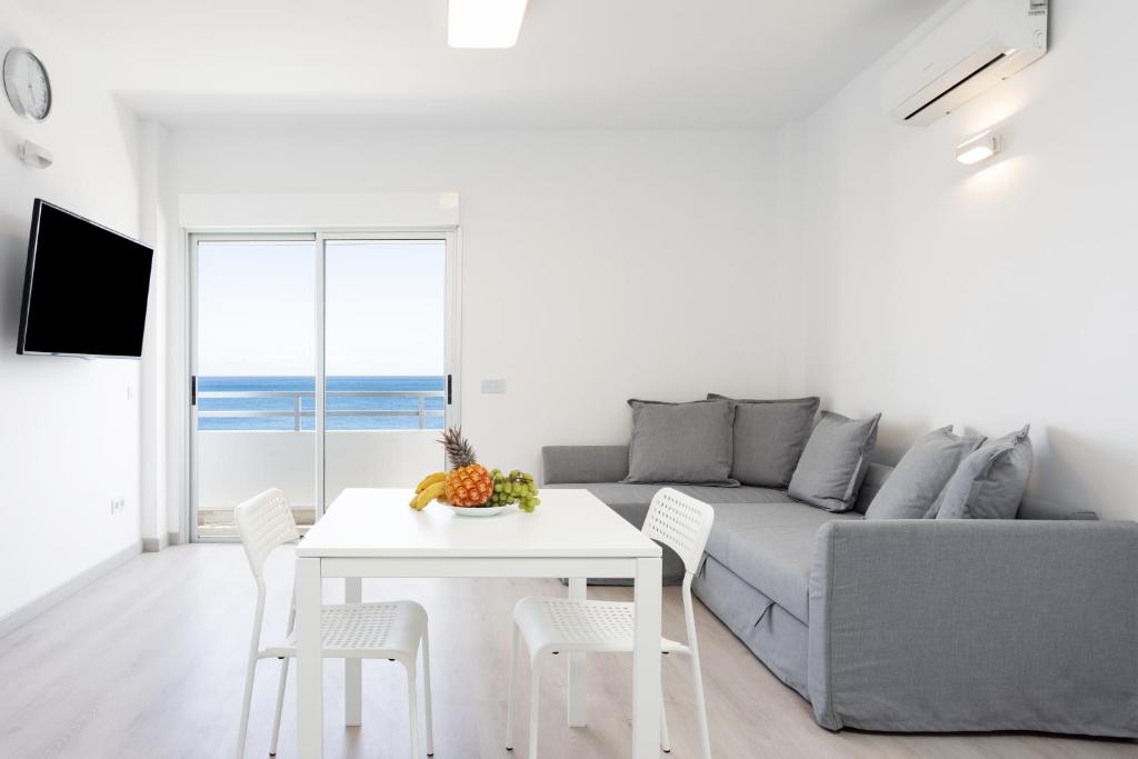 Home2Book Sea Front Las Teresitas Beach 5 전경