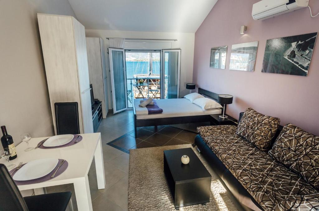 Beachfront Apartments Tivat - 5