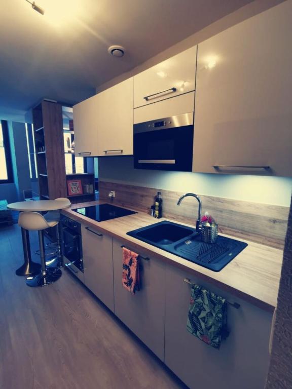 Super studio ideally located in the old town - 2