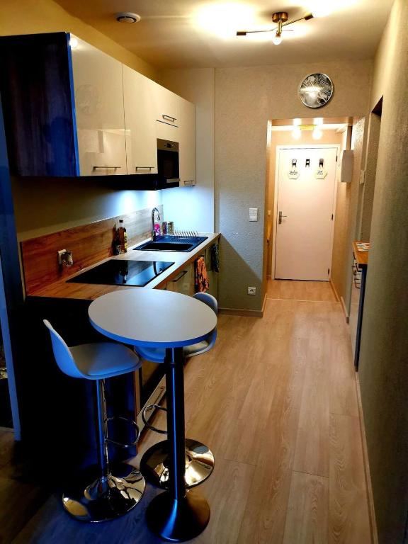 Super studio ideally located in the old town - 4