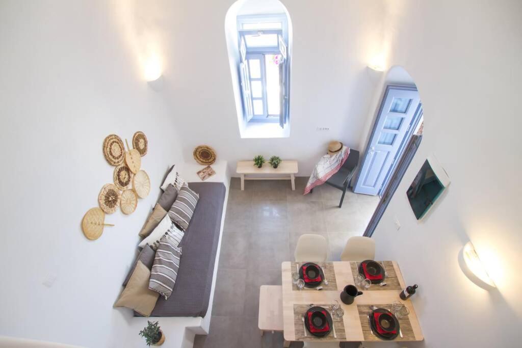 Twin Cave House photo