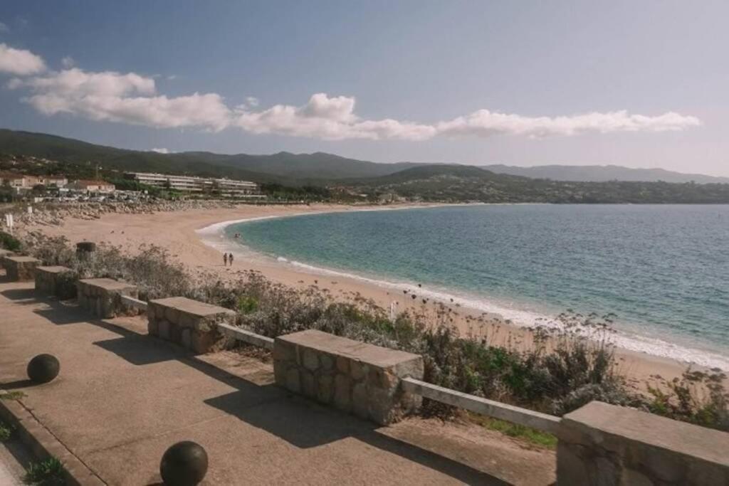 Studio situe a 20 metres de la plage d Agosta Porticcio 전경