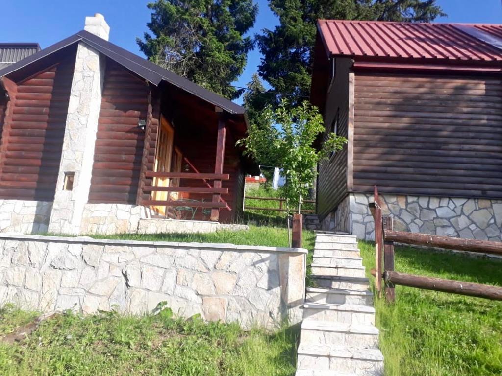 Cozy Cabin - 4