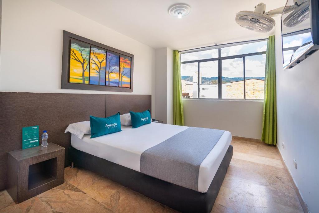Ayenda Casa Blanca Laureles — Hotel in Medellín