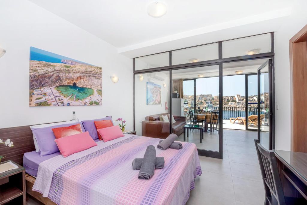 Harbour Lights Seafront Penthouse, with large terrace with stunning panoramic sea views - by Getaway photo
