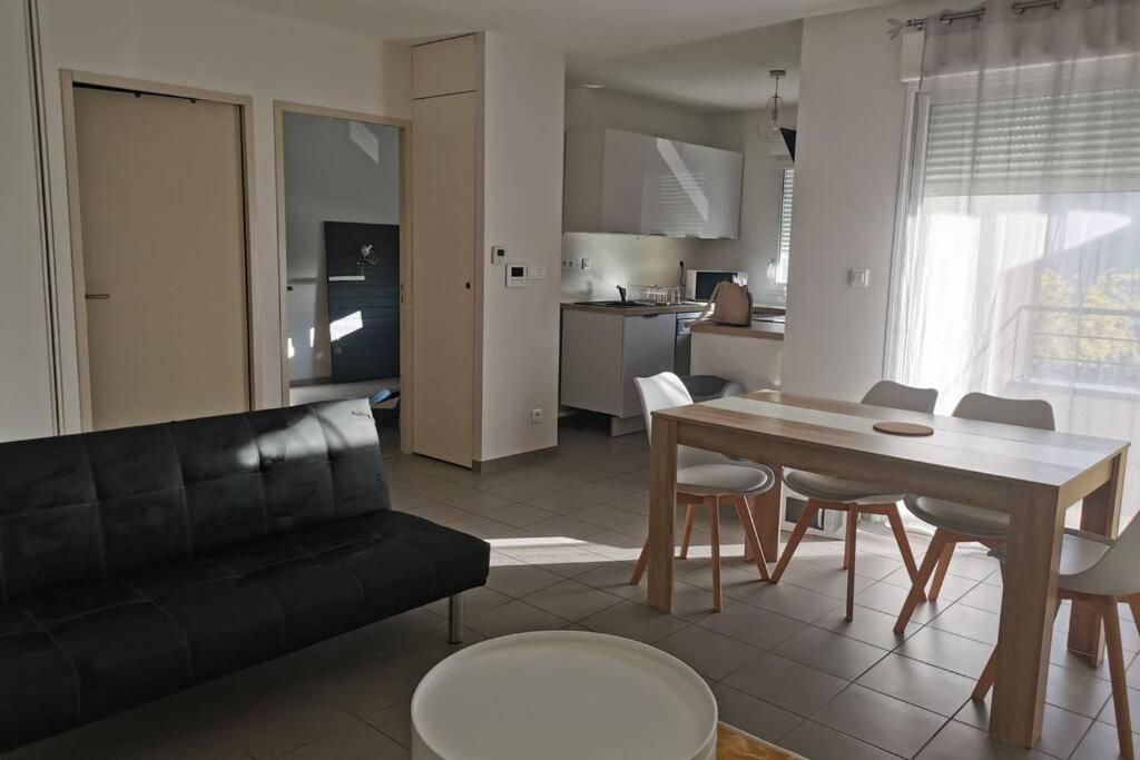 Appartement T2 accessible PMR avec terrasse et garage, Onet le Château