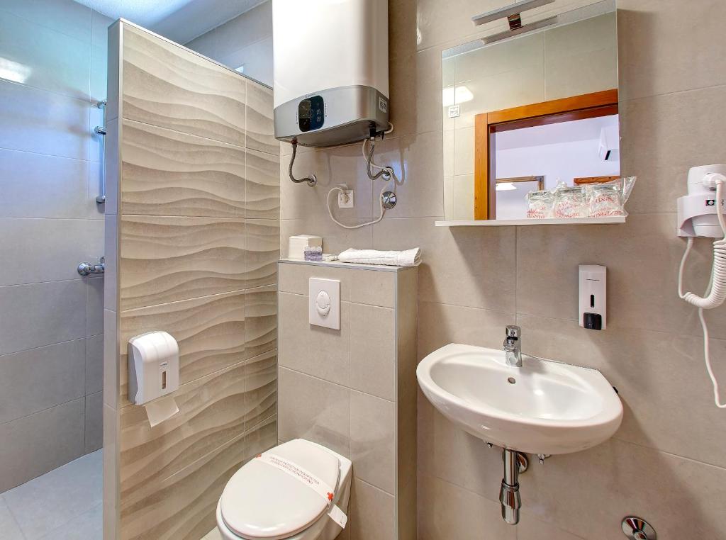 Hotel Almira photo