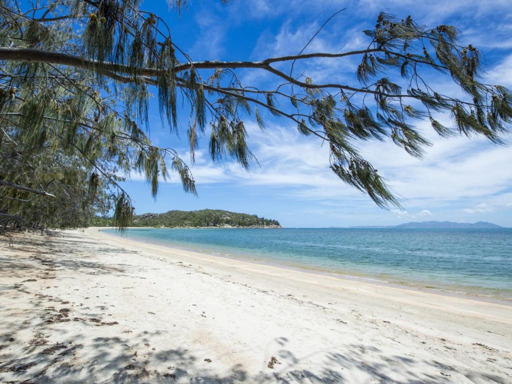 Azure on Geoffrey Bay, Arcadia