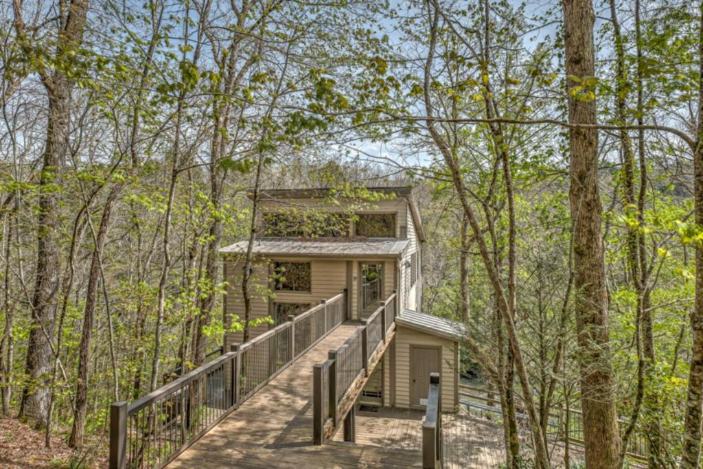 Falcons Nest, McCaysville