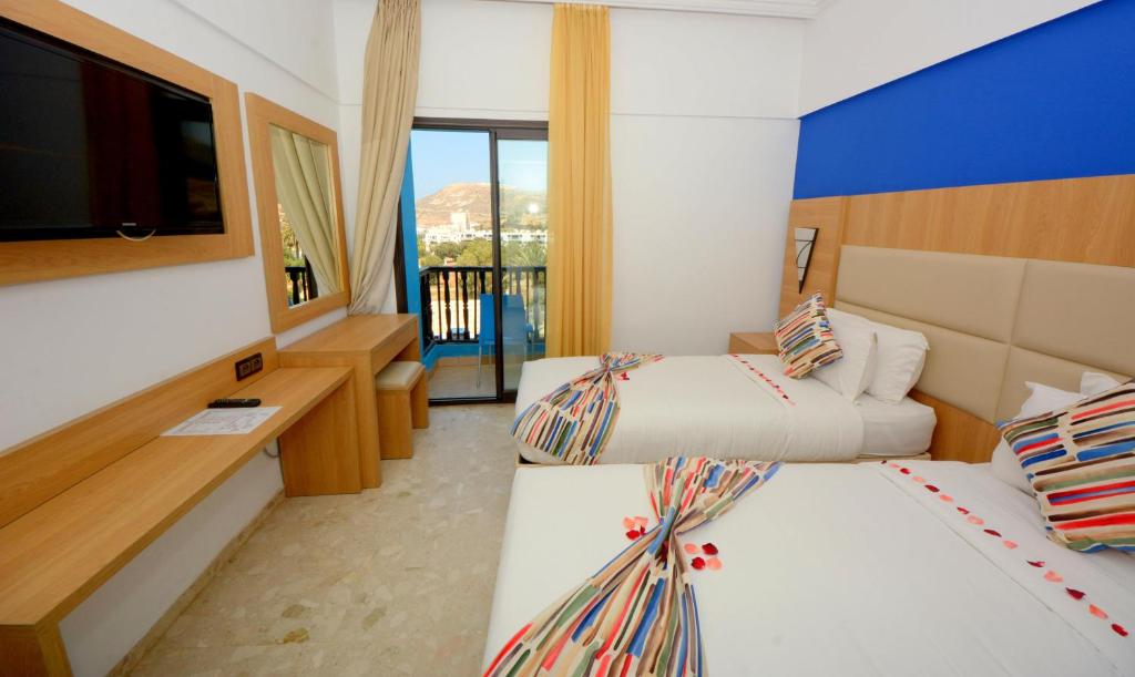 Oasis Hotel & Spa photo