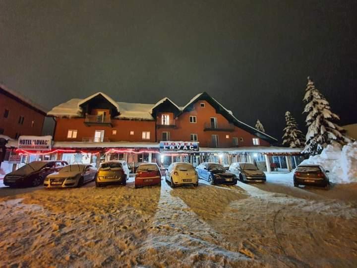 Hotel Lovac — Hotel in Zabljak