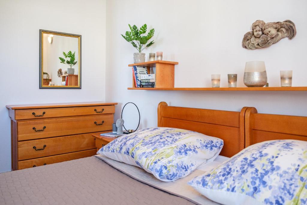 Beach front apartment Wojtek, Mirce