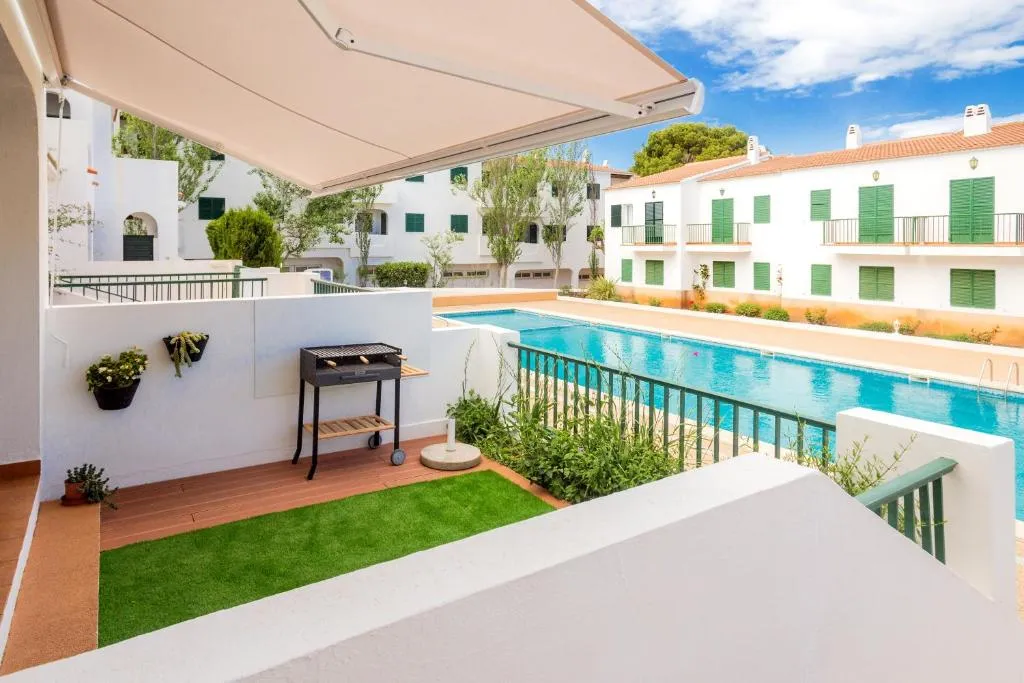 Pregonda 13 Menorca，位于桑帕克的酒店