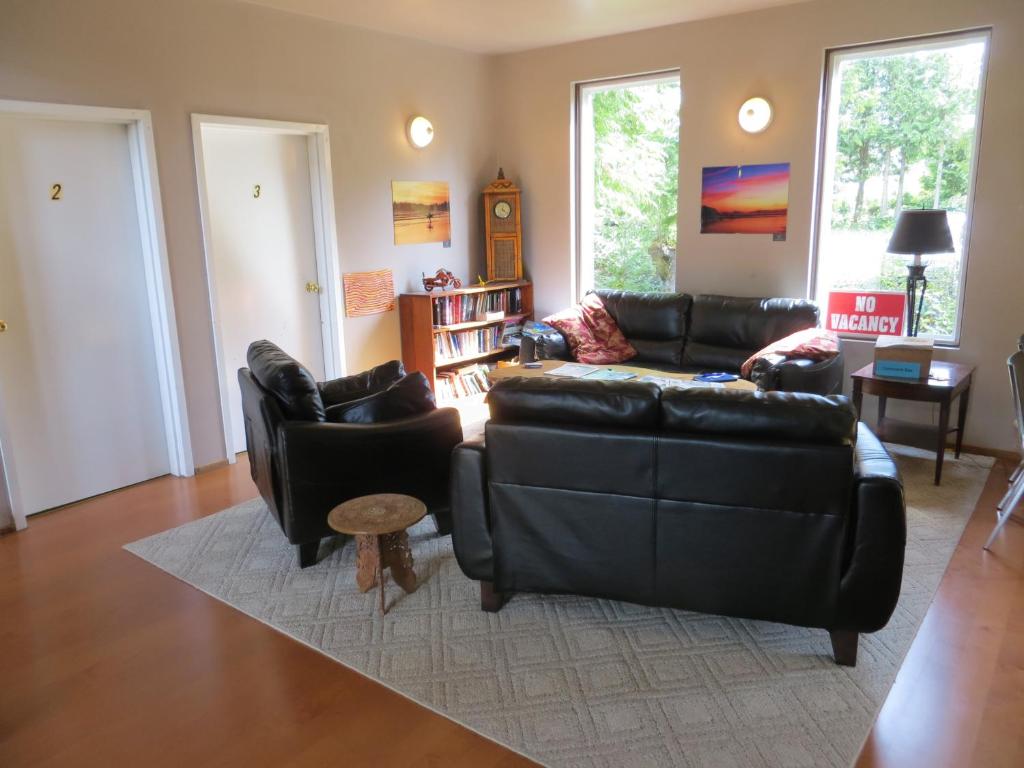 Lobby, C&N Backpackers - Ucluelet in Ucluelet (BC)
