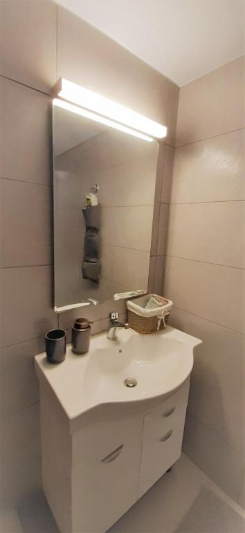 Athens City Apartment next to Intercontinental II photo