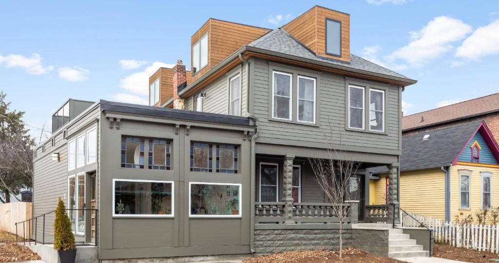 Modern Architect's Duplex by CozySuites