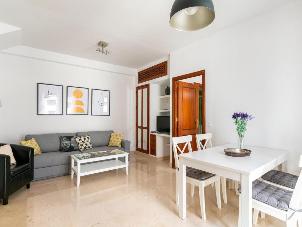 Vr Excelente Ubicacion Luminoso apt para parejas, Sevilla