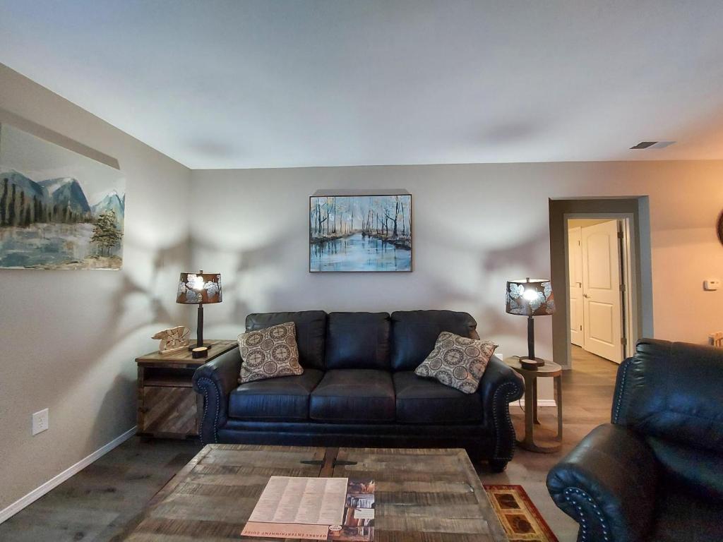 Mystic Mountain Condo - Pool - REMODELED - New everything - Perfect location!!