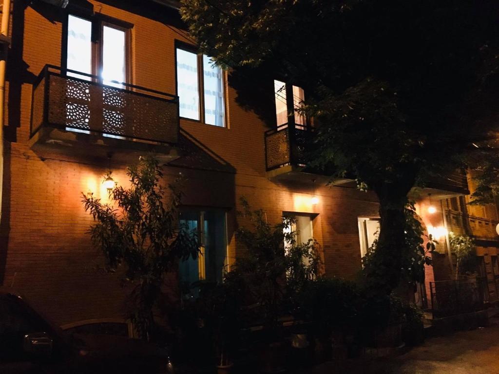 Family Hotel Kolorit Old Tbilisi photo