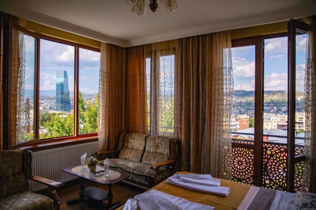 Family Hotel Kolorit Old Tbilisi — Hotel in Tbilisi
