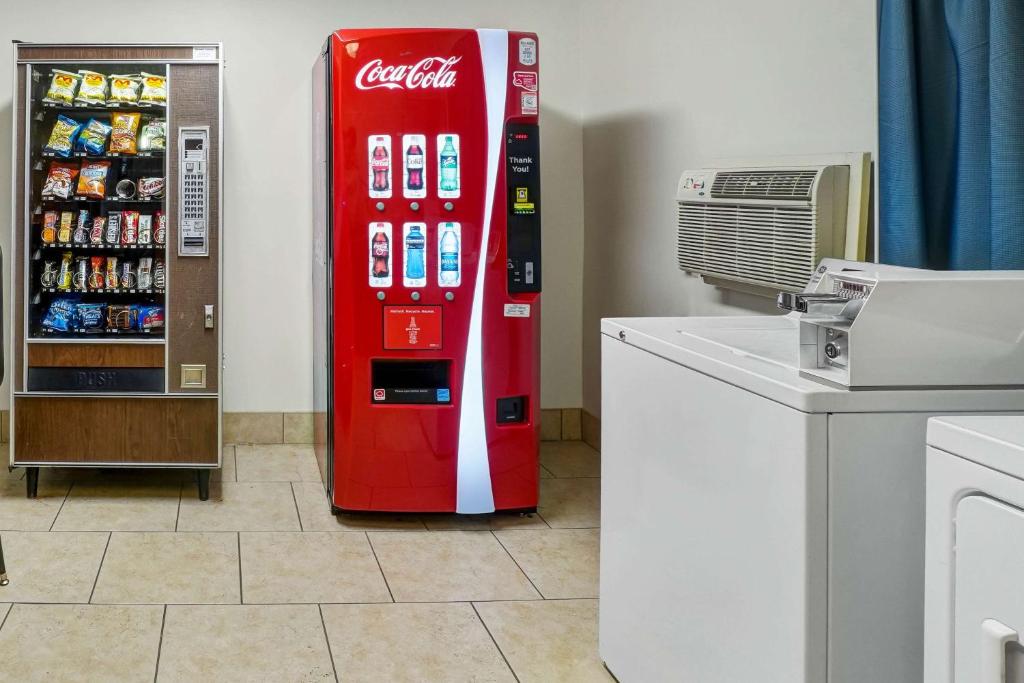Motel 6-Montoursville, PA photo