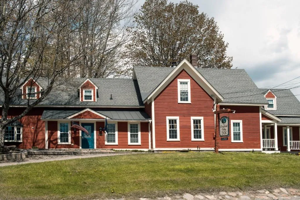 Deerfield Valley Inn - Mt Snow，位于Dover的酒店