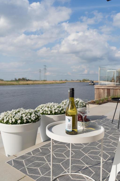 B&B Ganzendiep aan het water photo