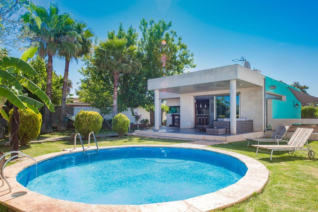 Вилла. Аренда в испании. Красивые виллы в испании. Вилла в италии на берегу моря. Вилла на майорке.