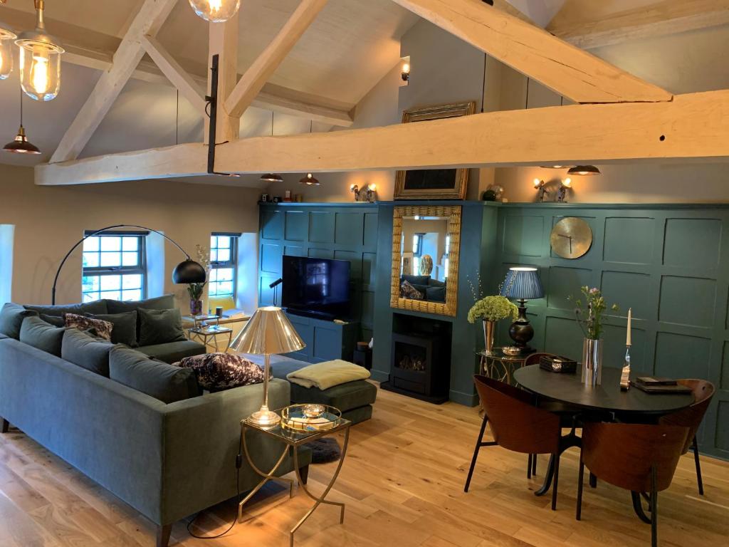 Stownes, Stow-on-the-Wold