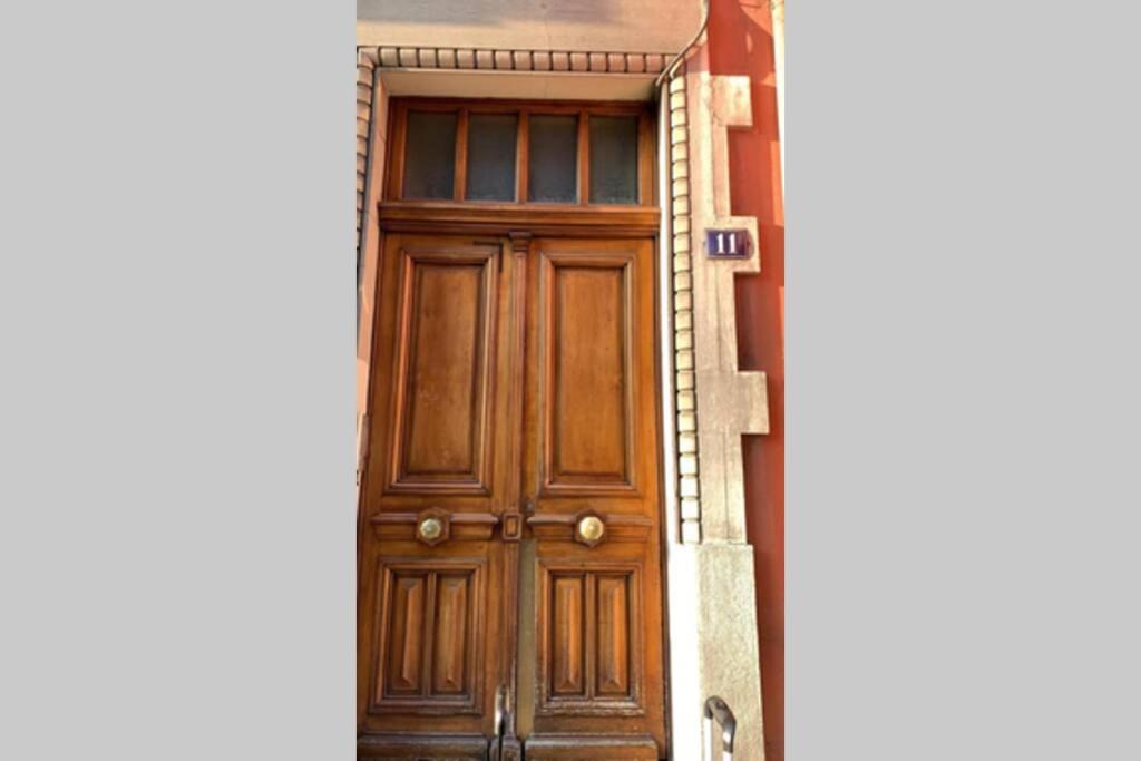 Bel appartement charme ancien dans quartier anime photo