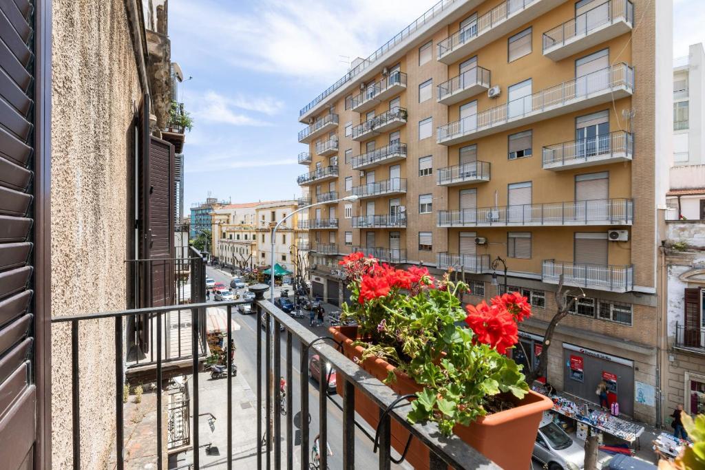 BallarHost - Ballaro Market Terrace Apartment photo