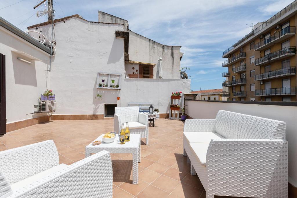 BallarHost - Ballaro Market Terrace Apartment photo