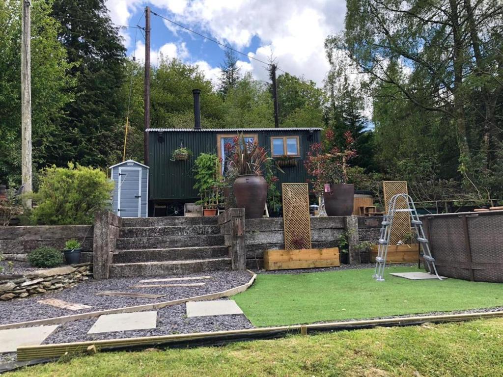Betws View, Shepherd Hut — Hotel in Capel Garmon