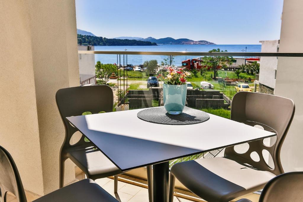 Mariner Apartments - 1