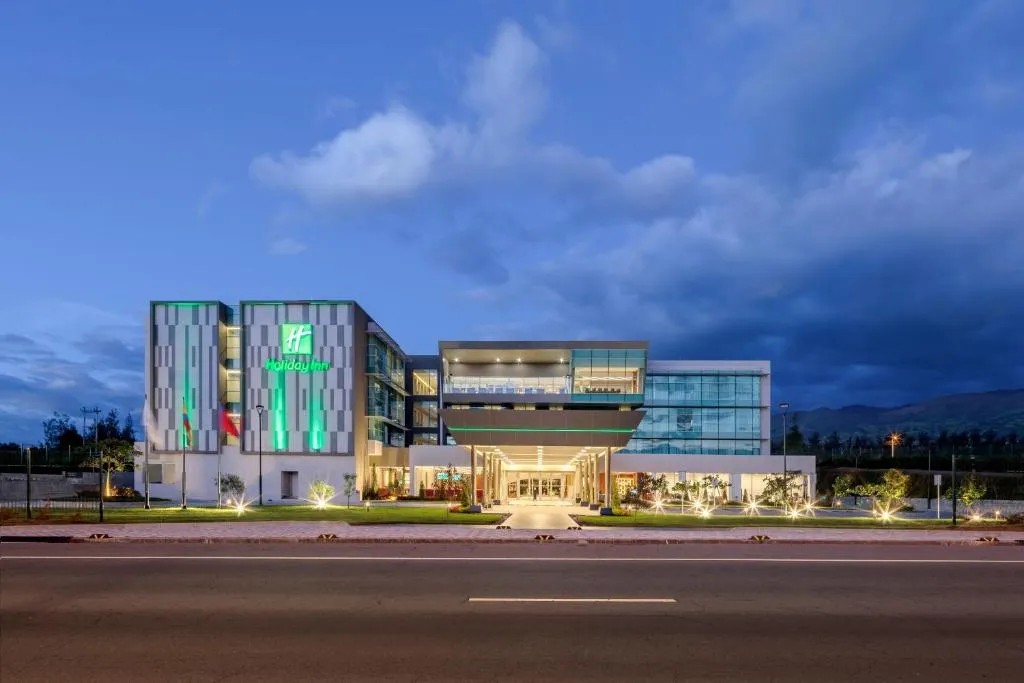 Holiday Inn - Quito Airport by IHG，位于塔巴贝拉的酒店