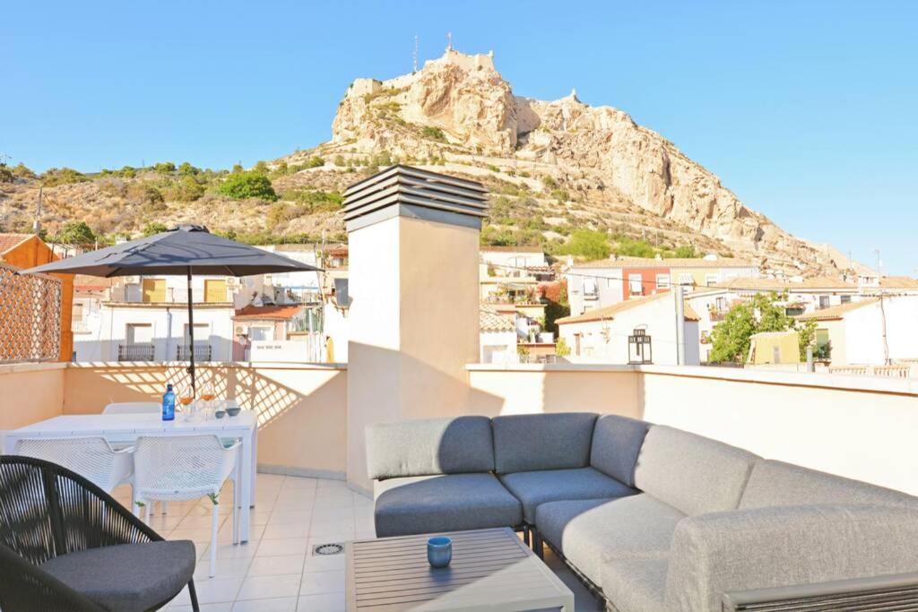 Penthouse in old city center by NRAS, Alicante