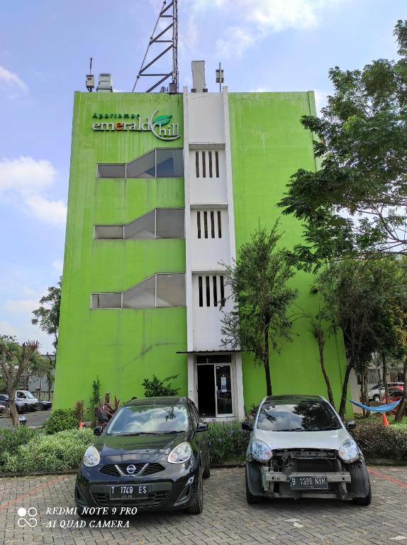 Comfy Studio Emerald Hills, Telukjambe