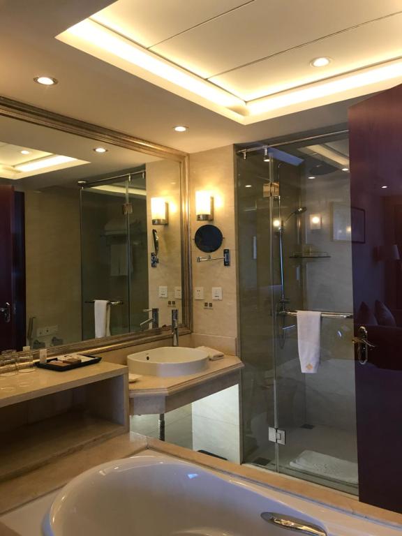 Bathroom, Jinyuan Jinling Plaza Xuzhou                                                                     in Xuzhou