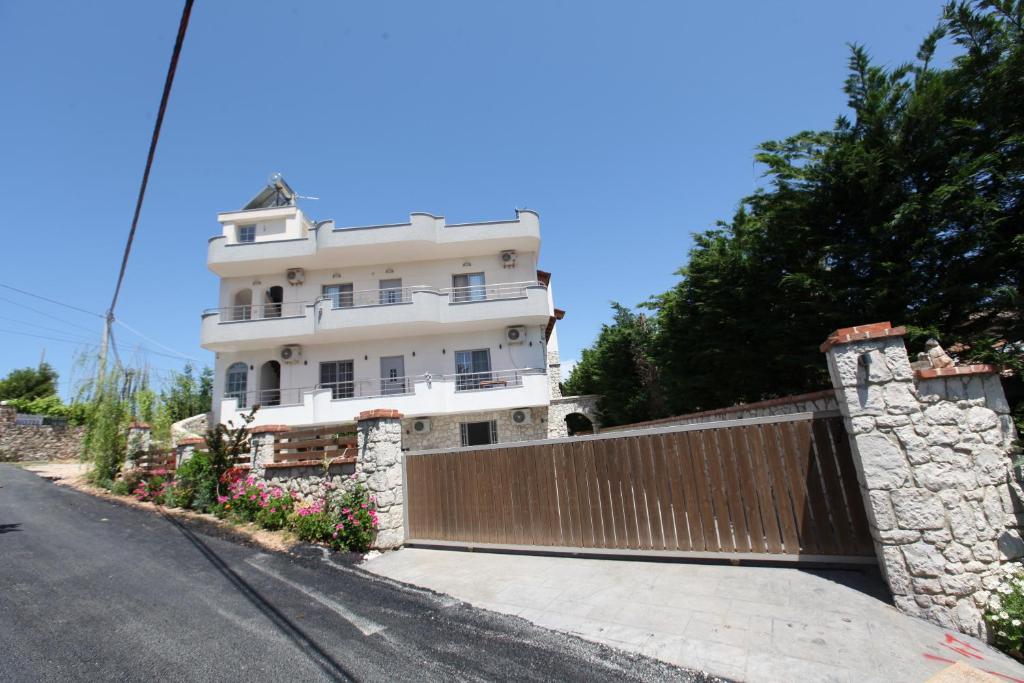 Vila Anhel — Hotel in Saranda