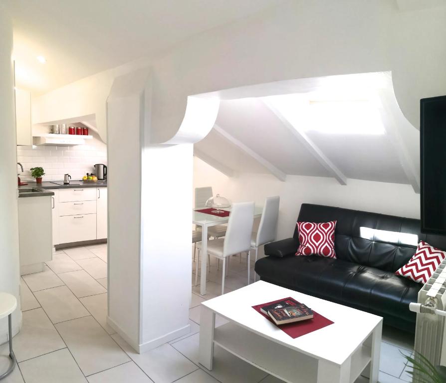3-Tourist House Bologna-Mansarda - Self check-in - 1