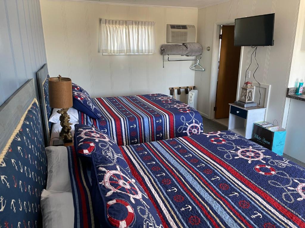 Pure Paradise Resort — Hotel in Carp Lake (MI)