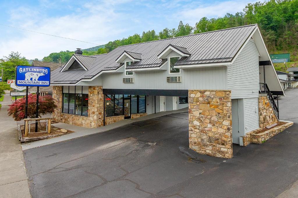 Exterior view, Gatlinburg Mountain Inn in Gatlinburg (TN)