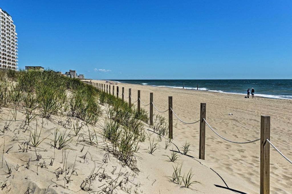 Bright Dog-Friendly Escape with Direct Beach Access! photo
