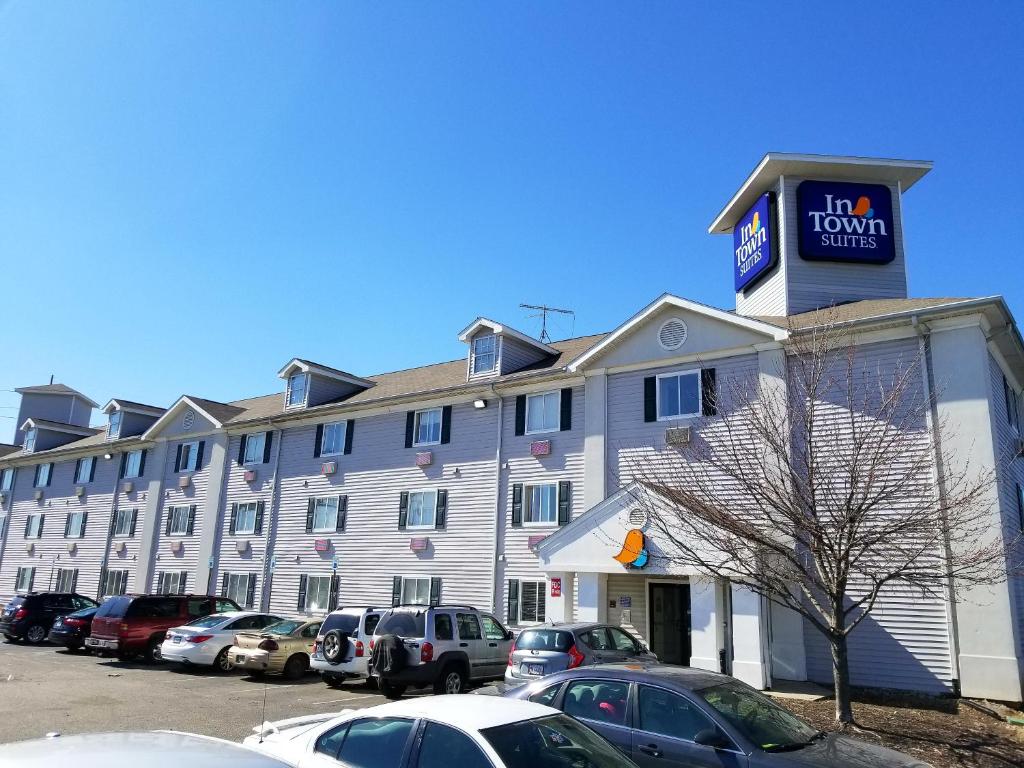 InTown Suites Extended Stay Indianapolis IN -College Park Michigan Road photo