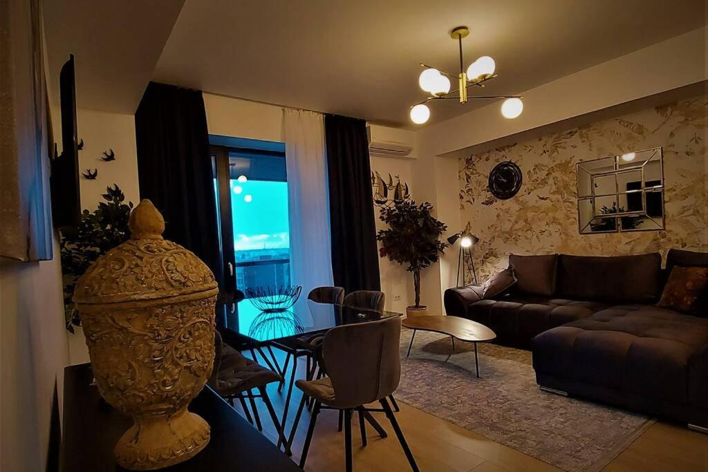 Prime location, Sea view flat near the Beach, Constanţa